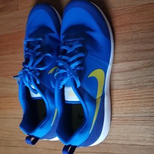 NIKE Running Shoes Medium Blue and  University Gold size 12 active comfort